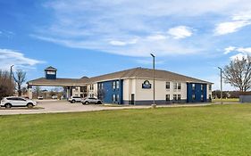 Days Inn By Wyndham Dallas Plano